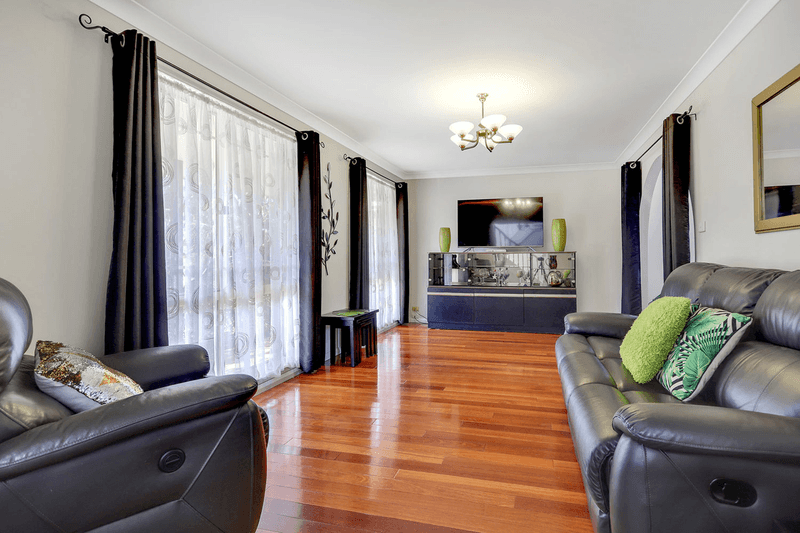 22  Alamar Cres, Quakers Hill, NSW 2763