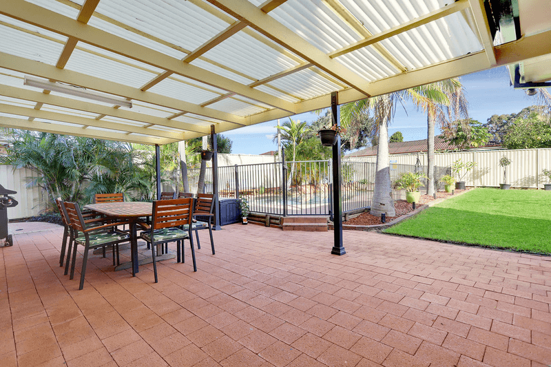 22  Alamar Cres, Quakers Hill, NSW 2763