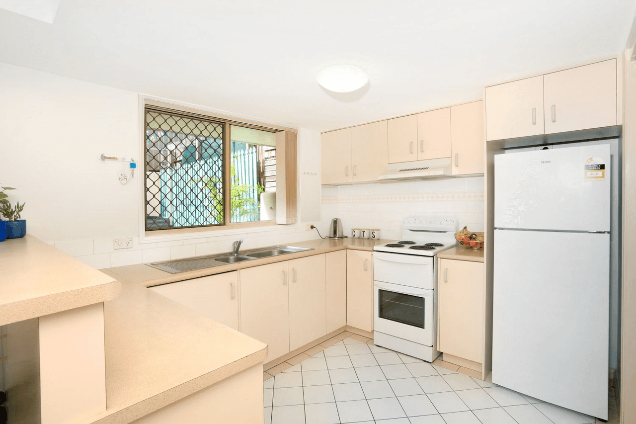 2/12 Sarath Street, Mudgeeraba, QLD 4213