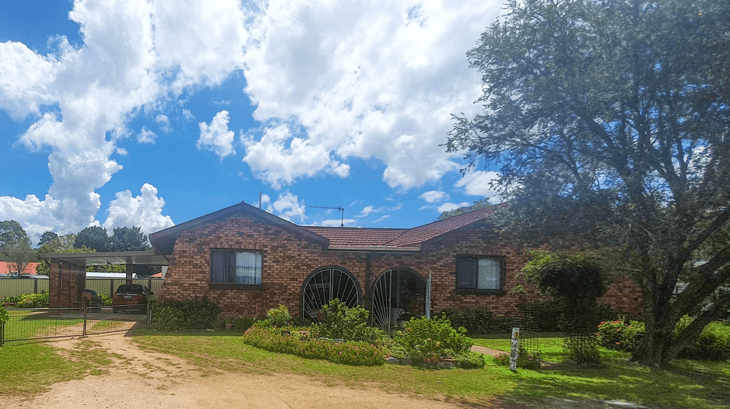 19 James Street, CROWS NEST, QLD 4355