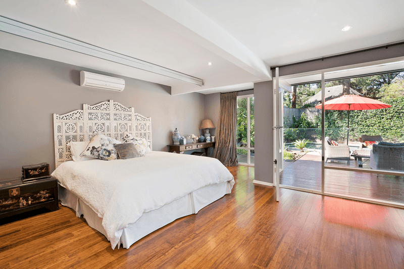 6 Sutton Place, St Ives, NSW 2075