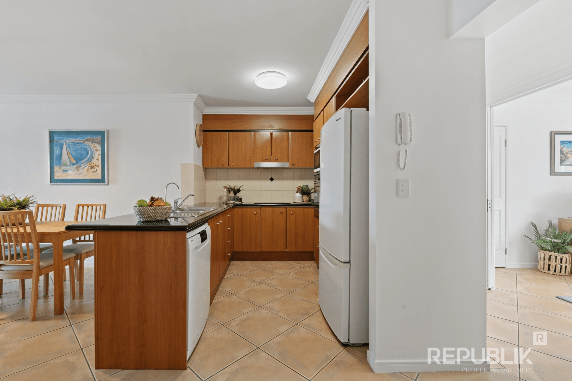 33/82-86 Limetree Parade, RUNAWAY BAY, QLD 4216