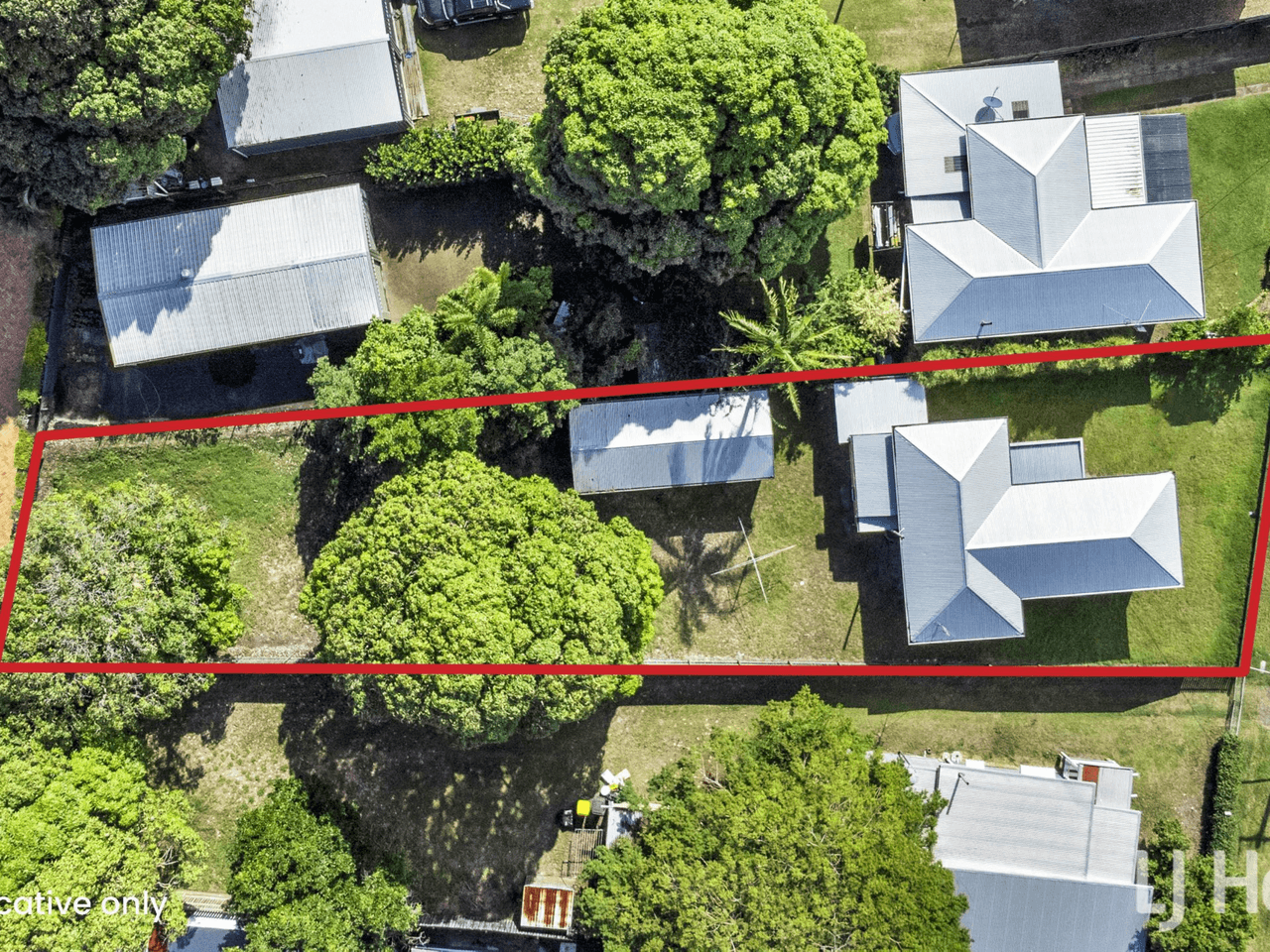 11 Pine Street, TORQUAY, QLD 4655