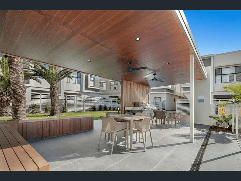 10/33 Sickle Avenue, HOPE ISLAND, QLD 4212