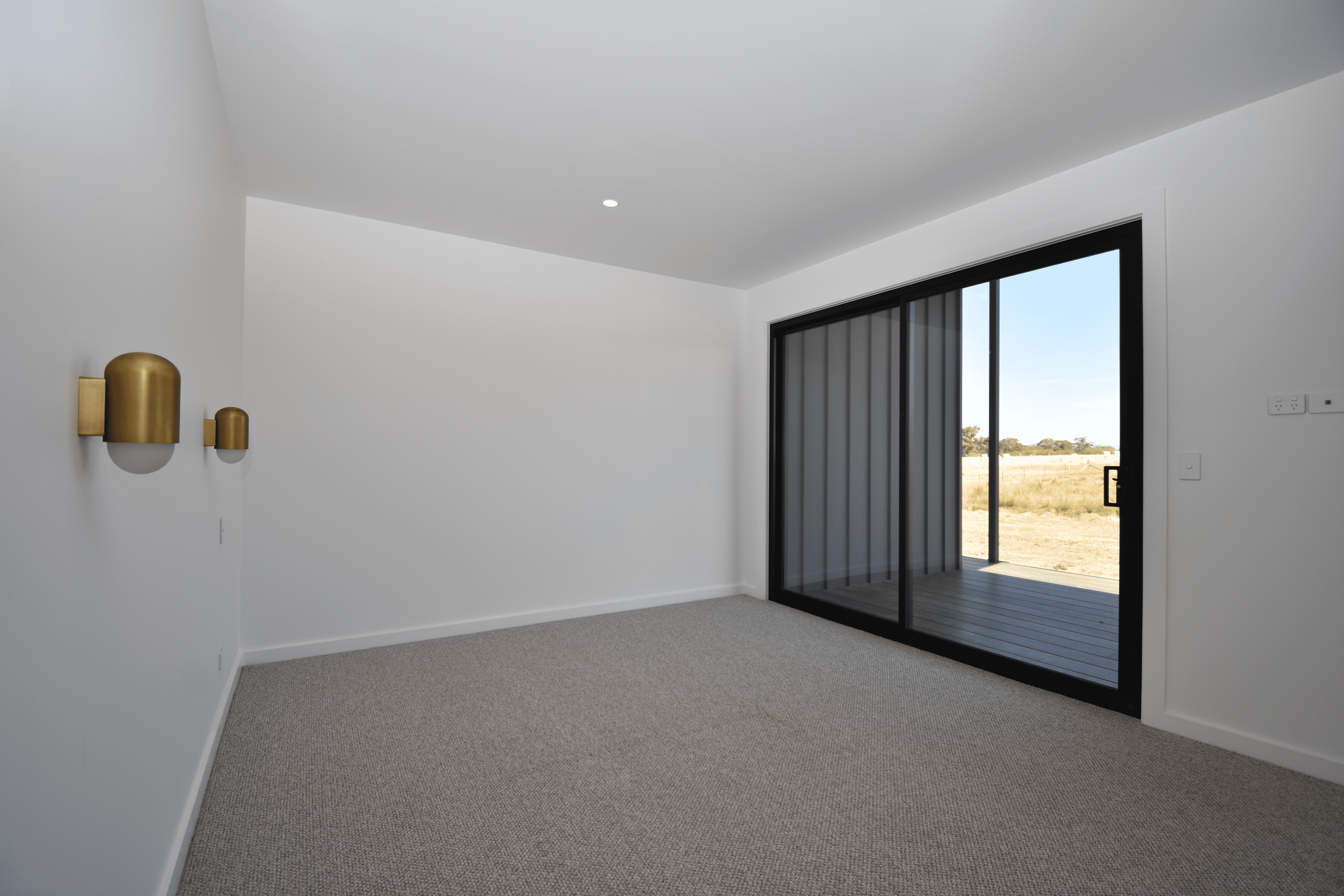 8 LEONARD COURT, BEECHWORTH, VIC 3747
