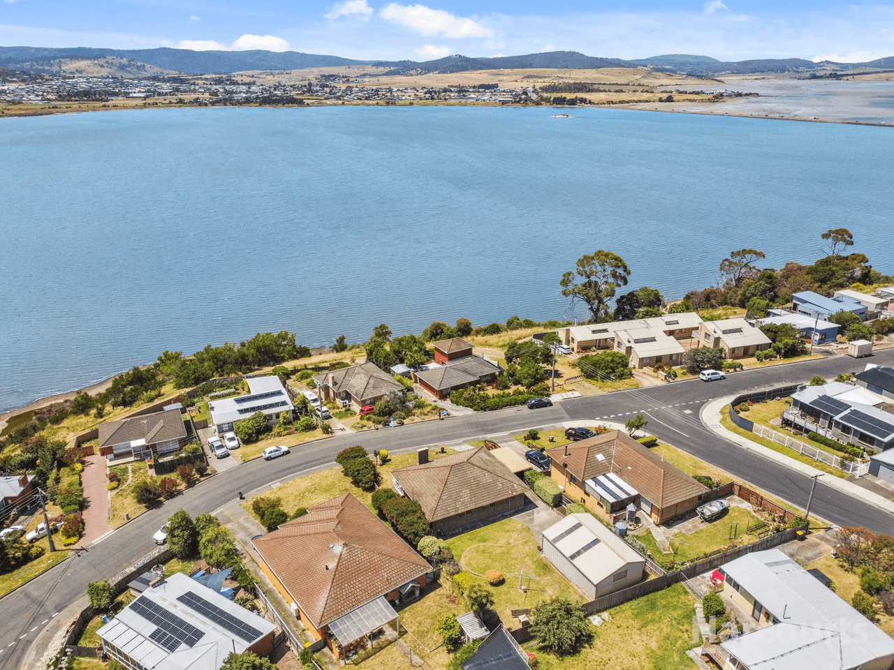 24 Midway Point Esplanade, MIDWAY POINT, TAS 7171