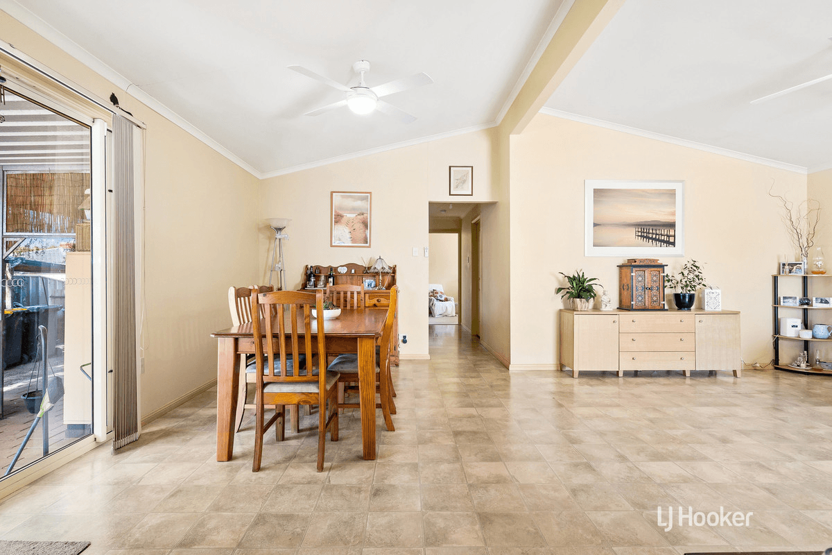 35 Carabeen Crescent, ANDREWS FARM, SA 5114