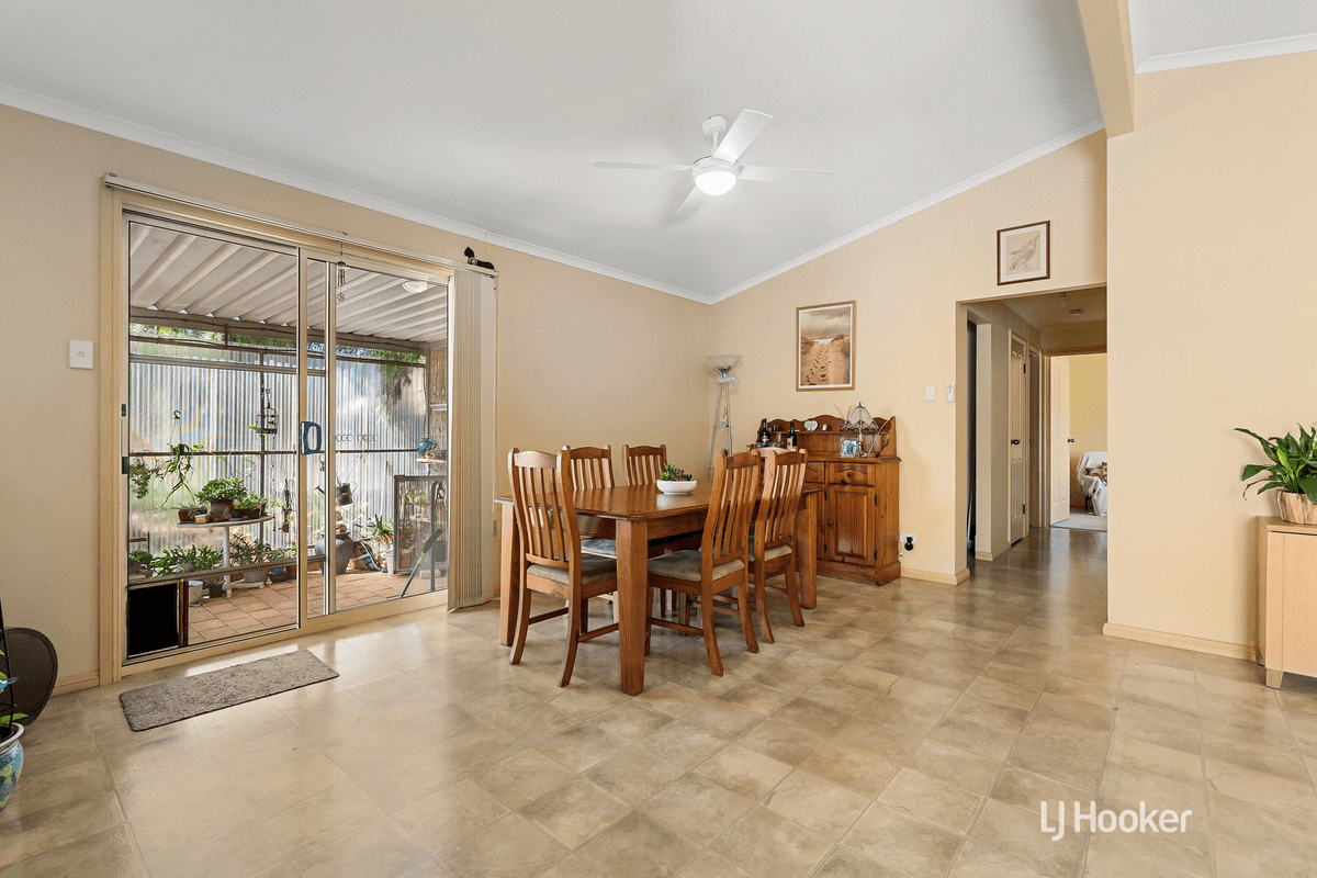 35 Carabeen Crescent, ANDREWS FARM, SA 5114