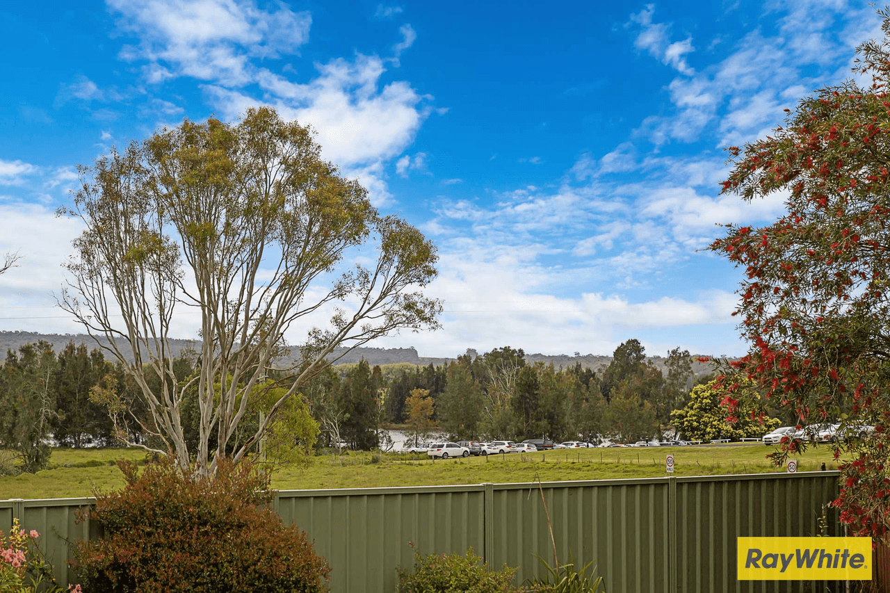 20 Craig Mostyn Place, MORUYA, NSW 2537