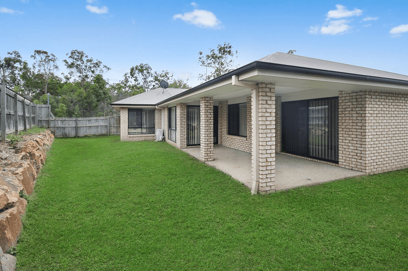 100 Heritage Drive, BRASSALL, QLD 4305