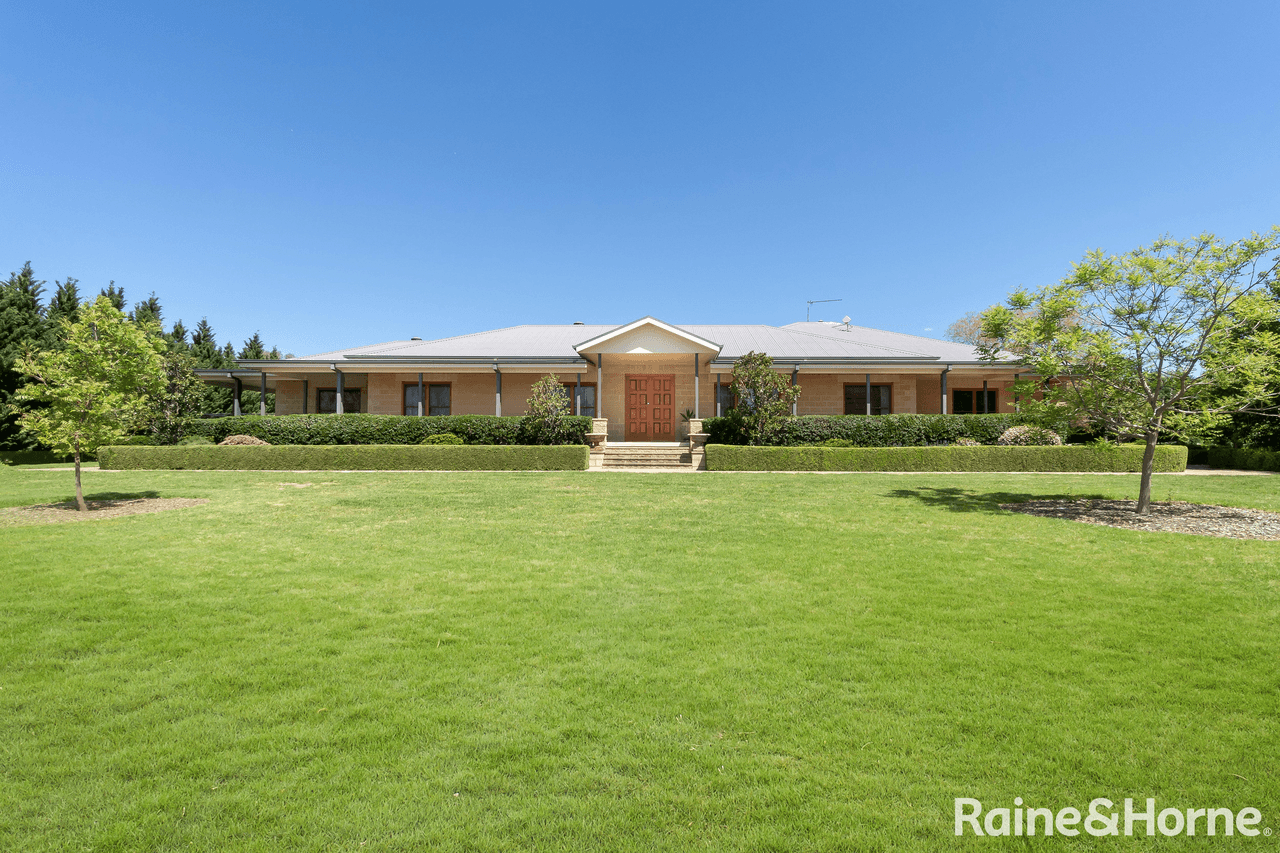 5 Tamarind Place, LAKE ALBERT, NSW 2650