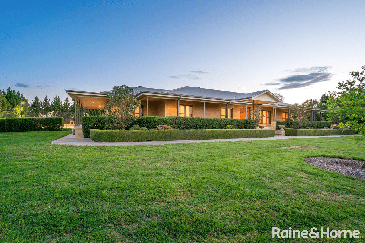 5 Tamarind Place, LAKE ALBERT, NSW 2650