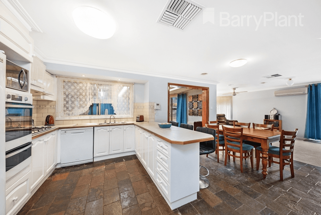 34 Westleigh Drive, WERRIBEE, VIC 3030