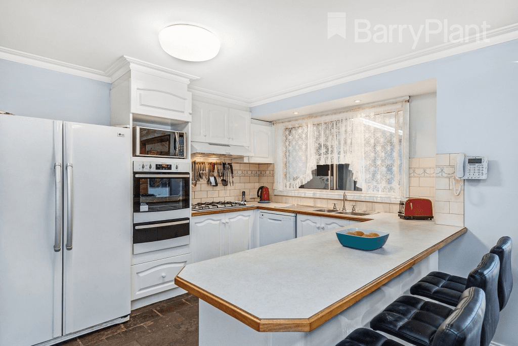 34 Westleigh Drive, WERRIBEE, VIC 3030