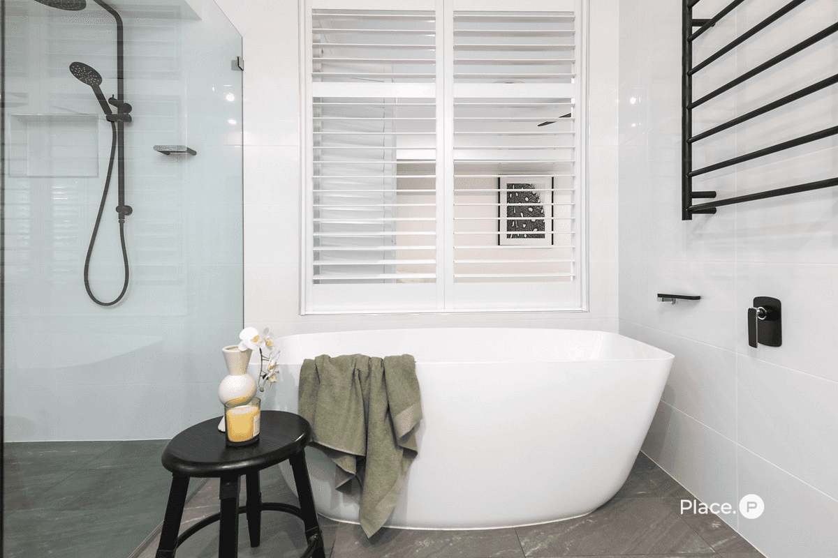 16 Patrick Street, Norman Park, QLD 4170