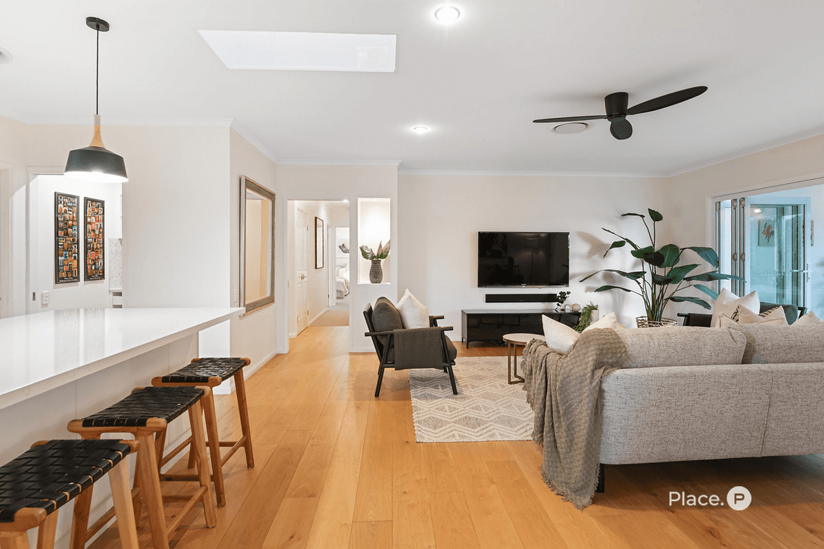 16 Patrick Street, Norman Park, QLD 4170