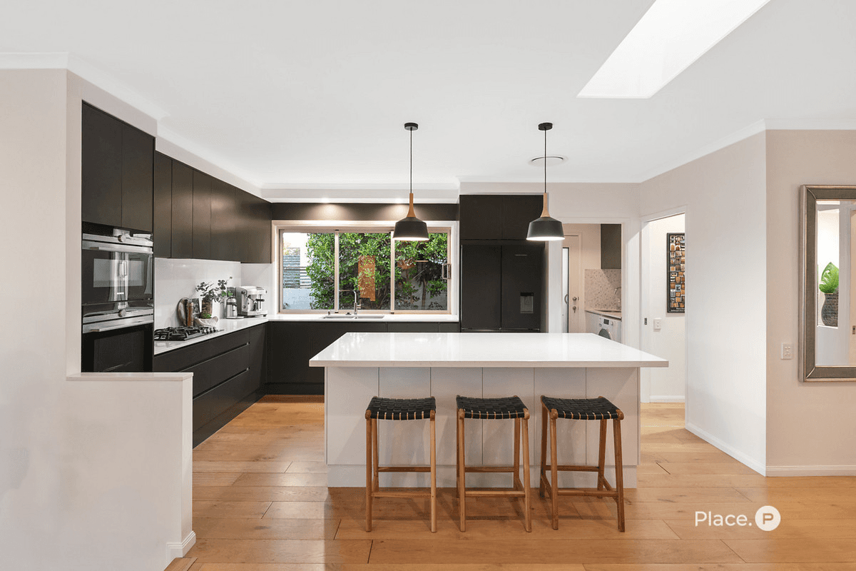 16 Patrick Street, Norman Park, QLD 4170