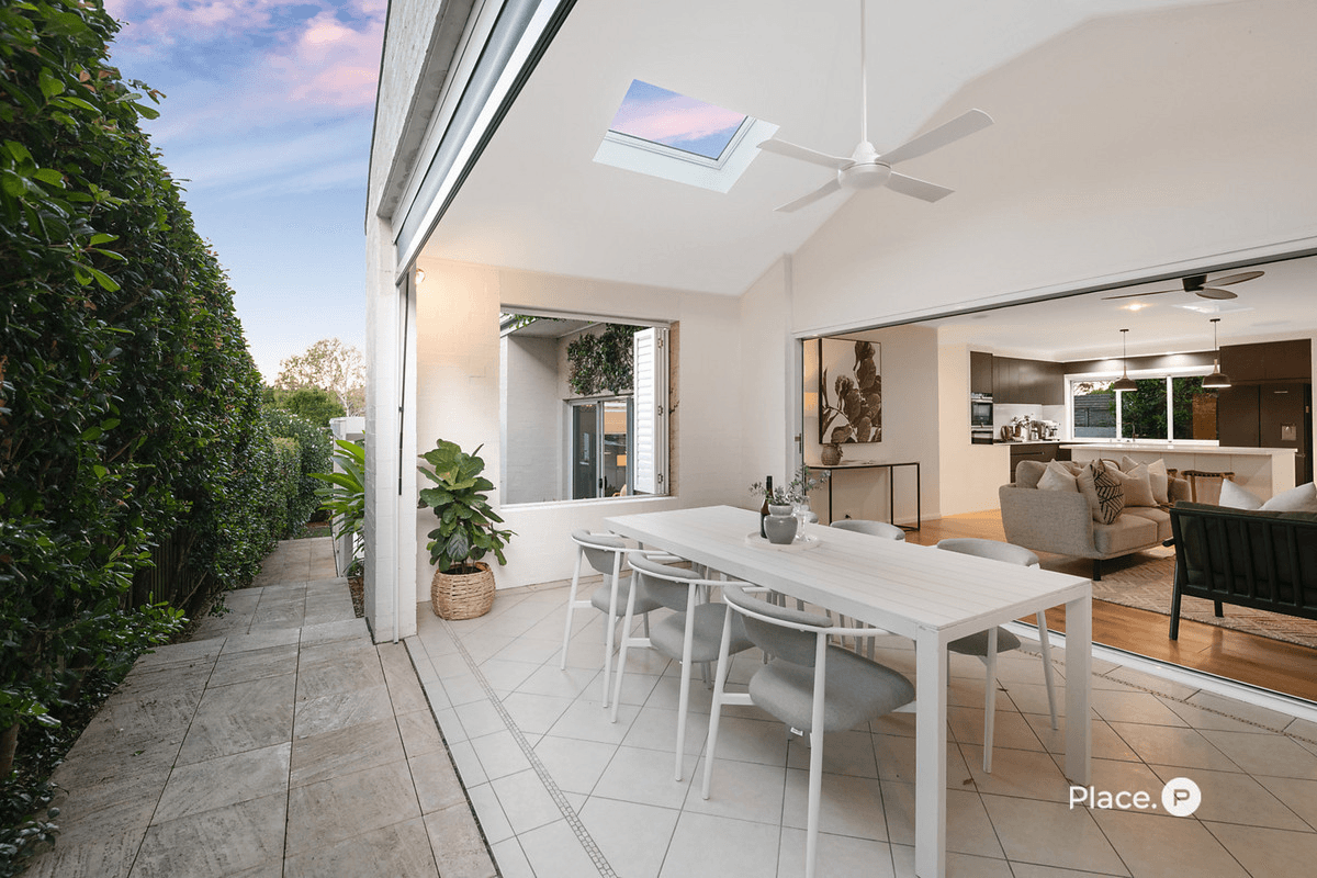 16 Patrick Street, Norman Park, QLD 4170