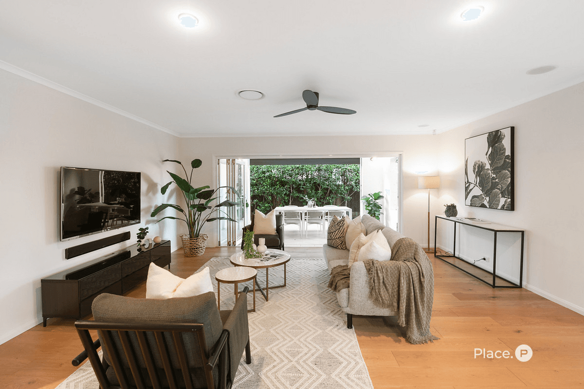 16 Patrick Street, Norman Park, QLD 4170