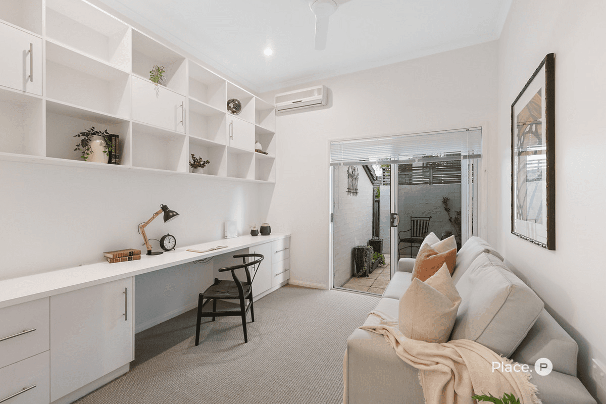 16 Patrick Street, Norman Park, QLD 4170