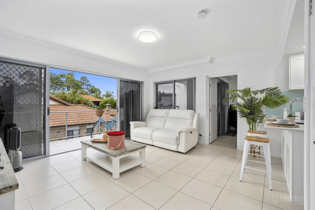 8/425 Pine Ridge Road, RUNAWAY BAY, QLD 4216