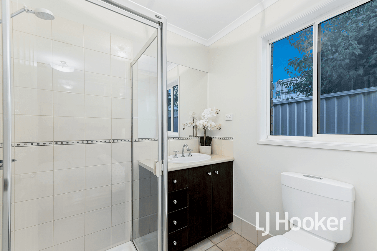 15 Creekwood Avenue, PAKENHAM, VIC 3810