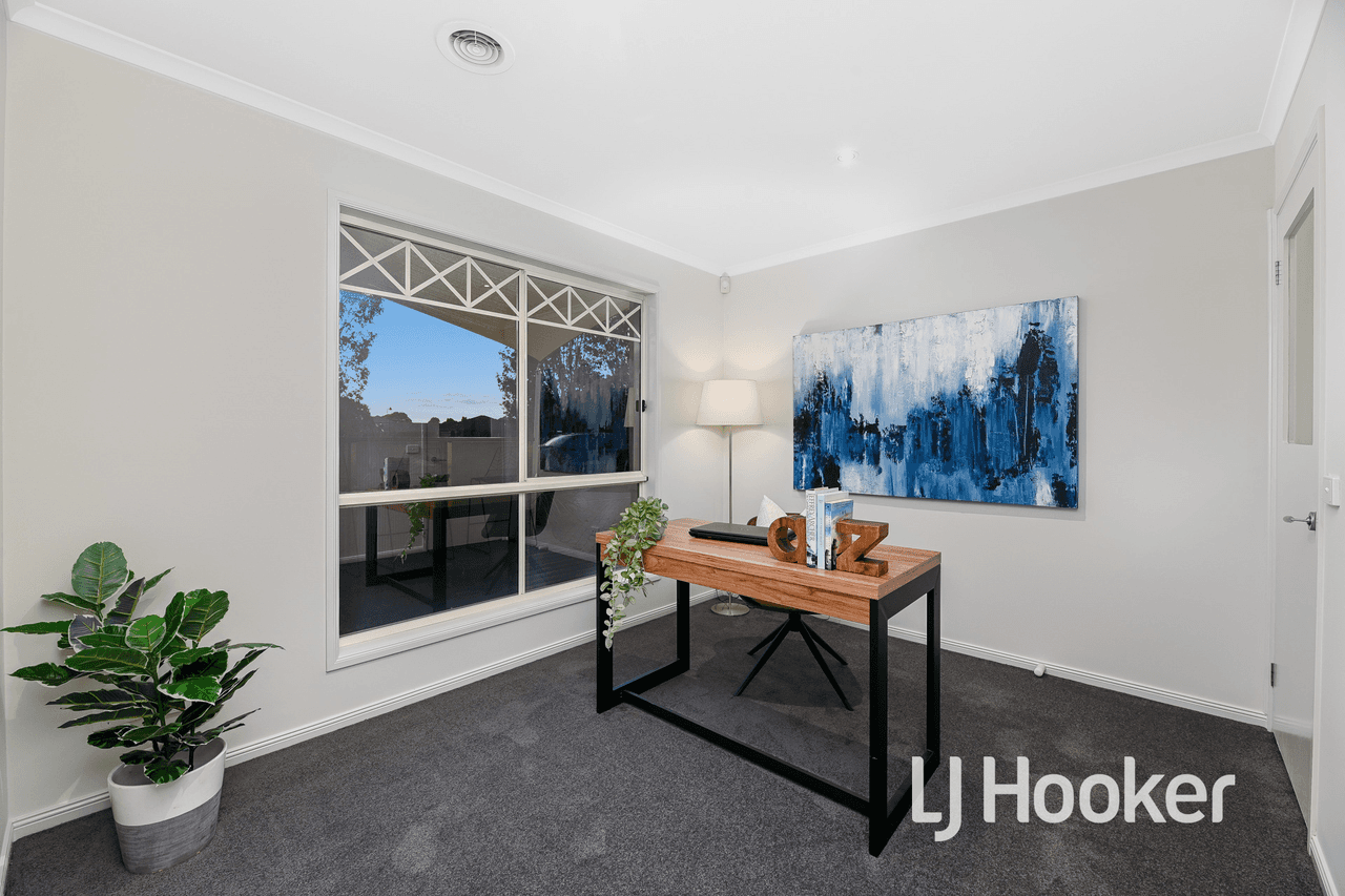 15 Creekwood Avenue, PAKENHAM, VIC 3810