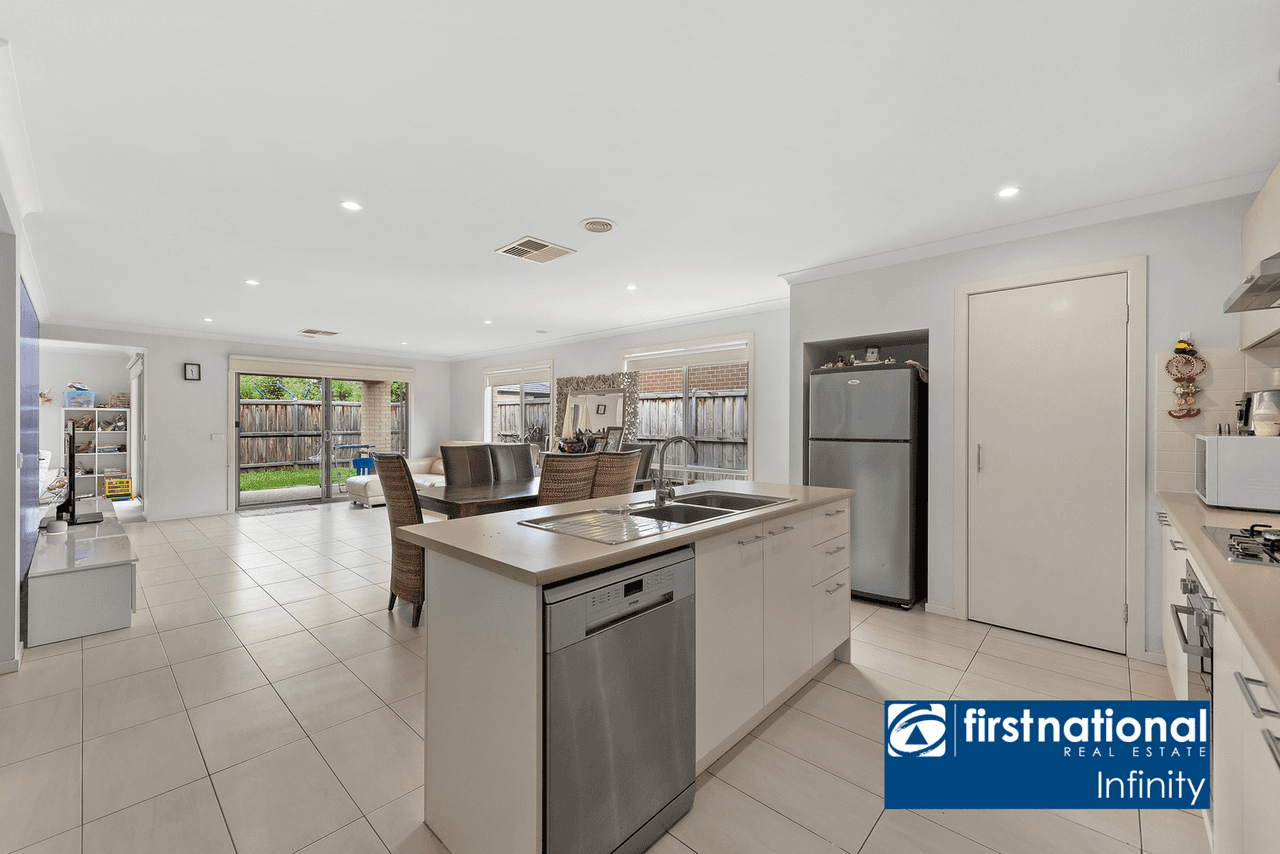 8 Lukis Avenue, Williams Landing, VIC 3027