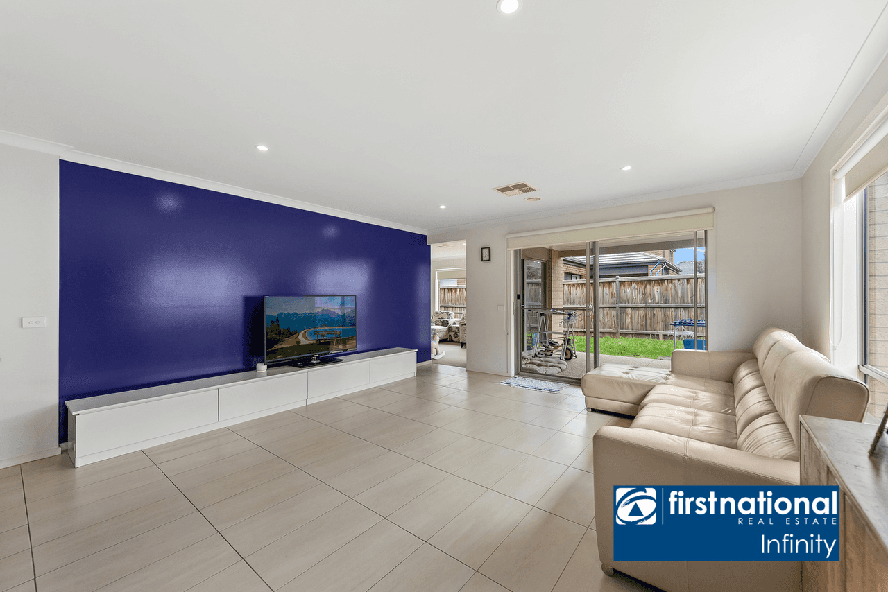 8 Lukis Avenue, Williams Landing, VIC 3027