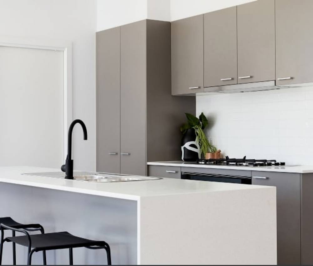 208/300 edinburgh crescent, GLENEAGLE, QLD 4285