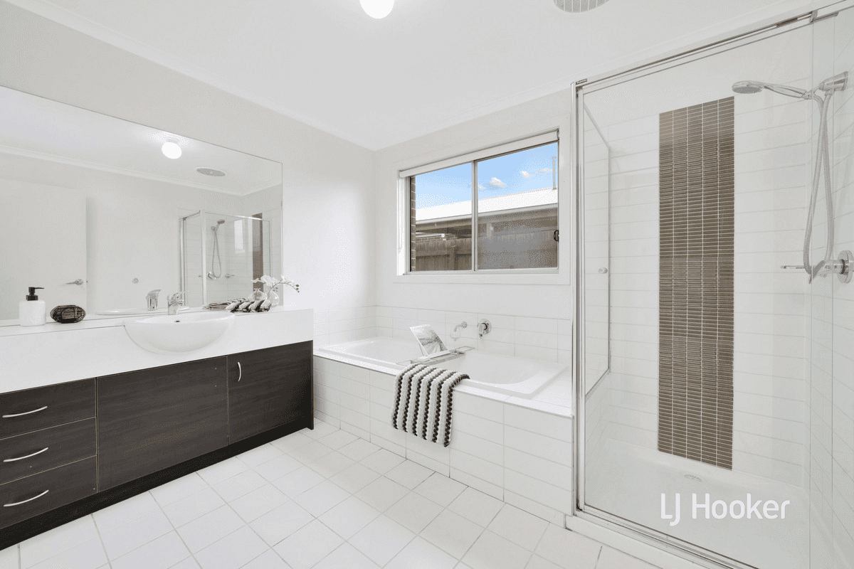 61 James Cook Drive, TRUGANINA, VIC 3029