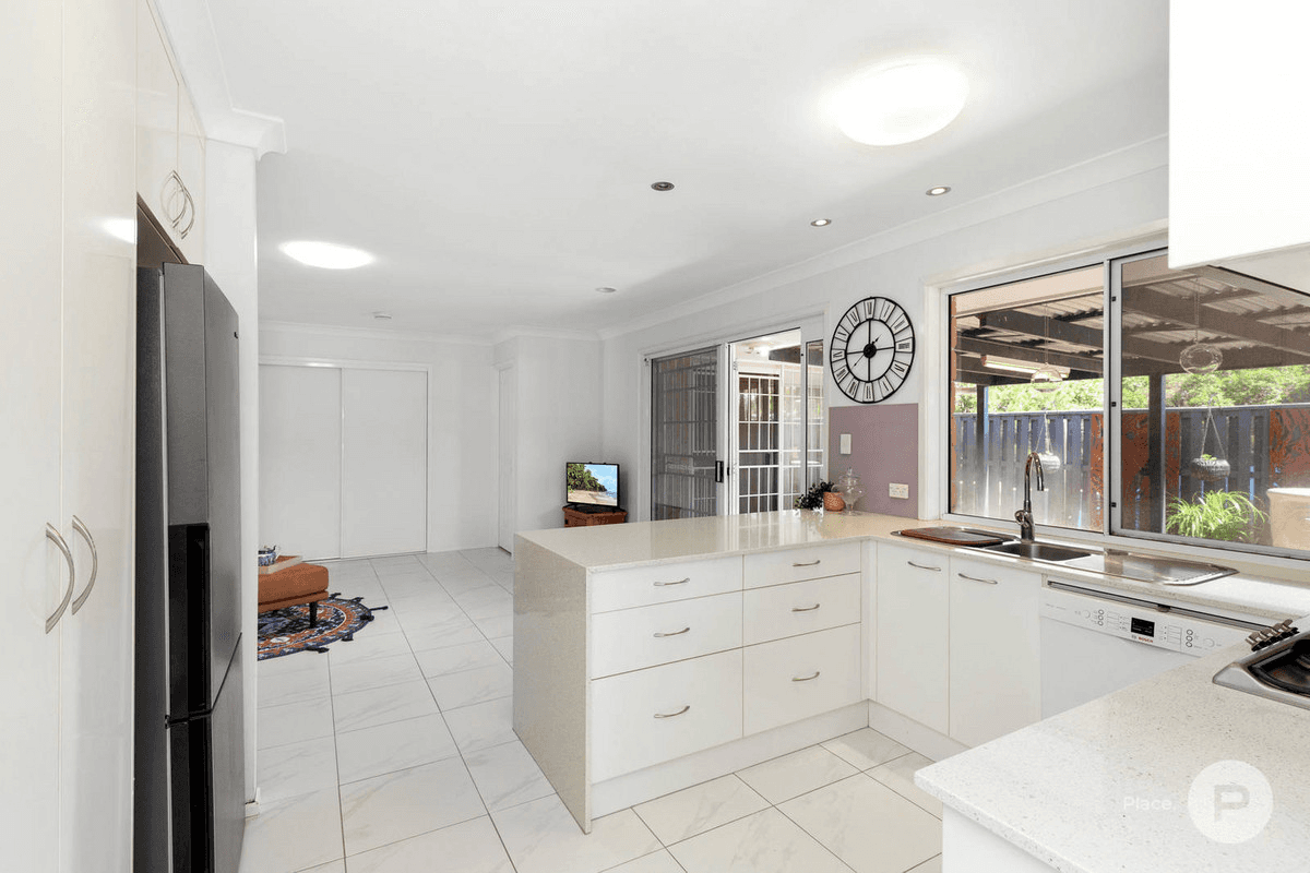 2 Eggleton Place, Wakerley, QLD 4154