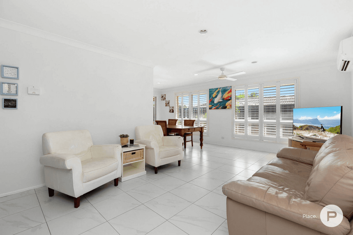 2 Eggleton Place, Wakerley, QLD 4154