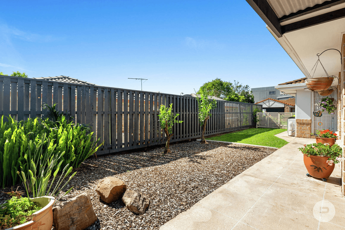 2 Eggleton Place, Wakerley, QLD 4154