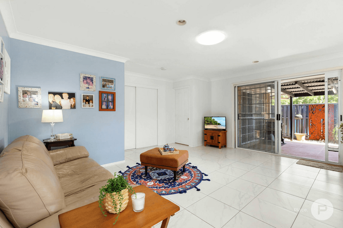 2 Eggleton Place, Wakerley, QLD 4154