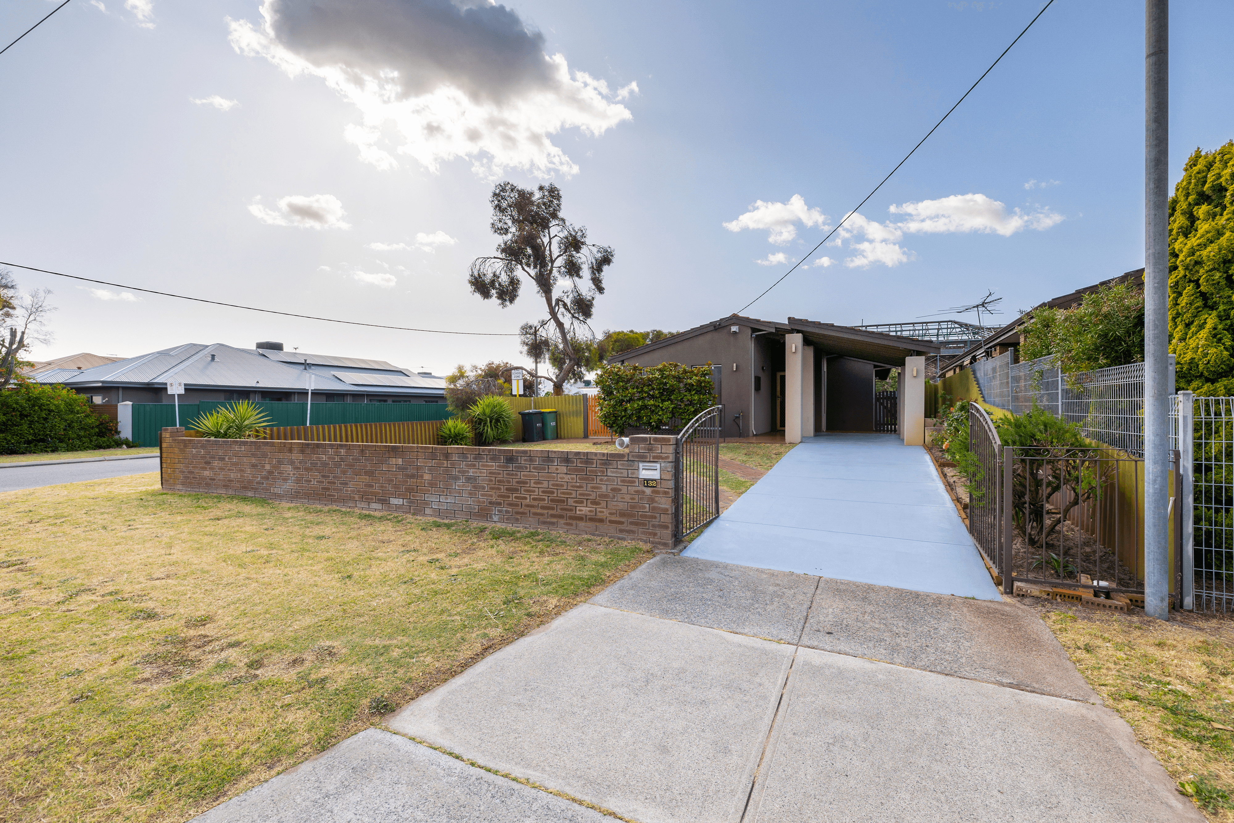 132 Treasure Road, QUEENS PARK, WA 6107