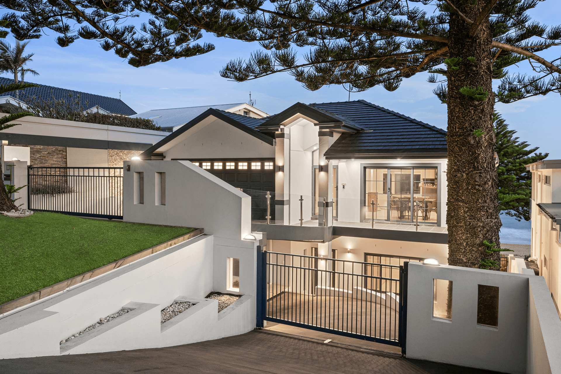 8 South Scenic Road, Forresters Beach, NSW 2260