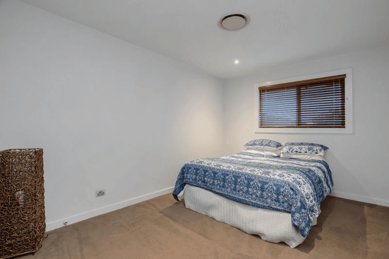 13 Marina Parade, JACOBS WELL, QLD 4208