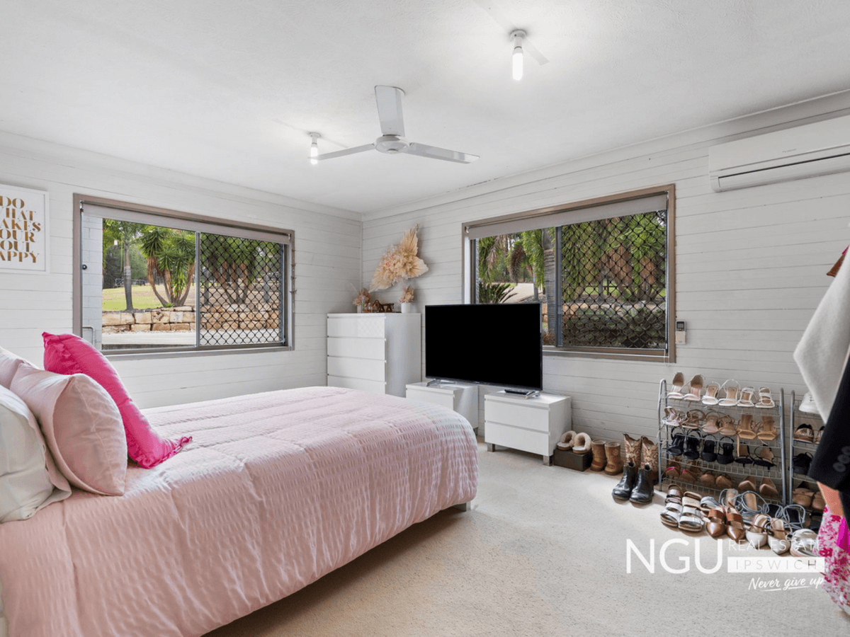 36-38 Velvet Street, Pine Mountain, QLD 4306