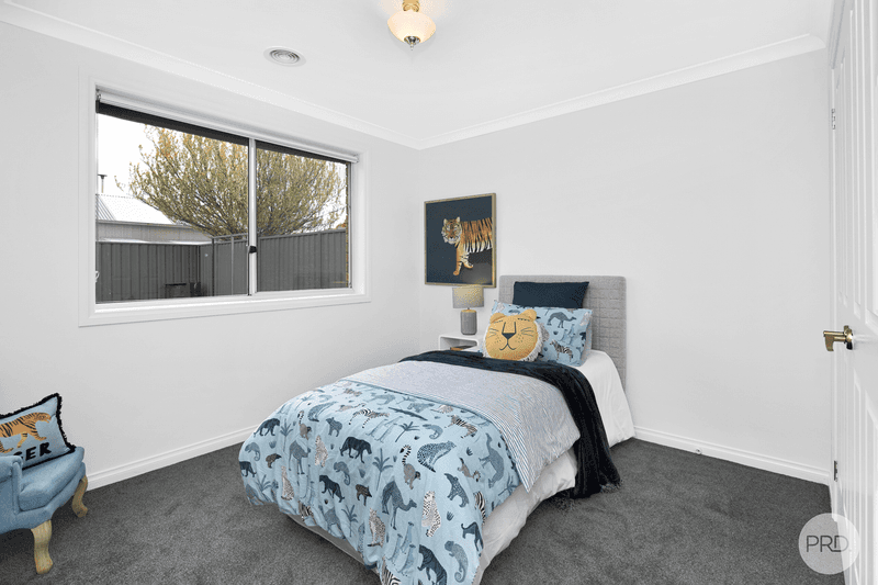 94 Stirling Drive, LAKE GARDENS, VIC 3355