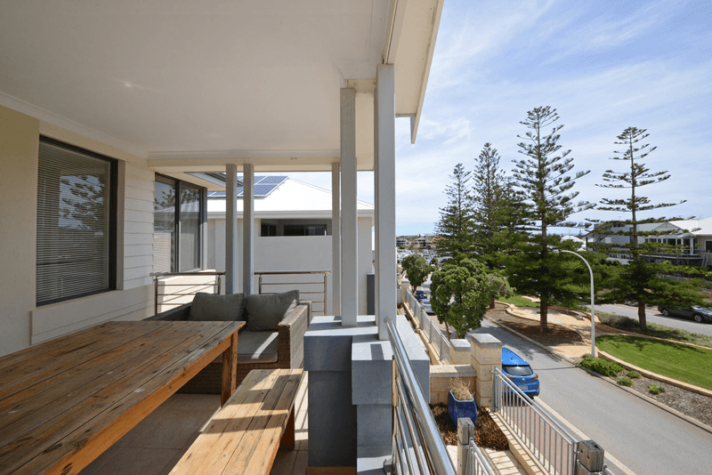 15 Swansea Promenade, Mindarie, WA 6030