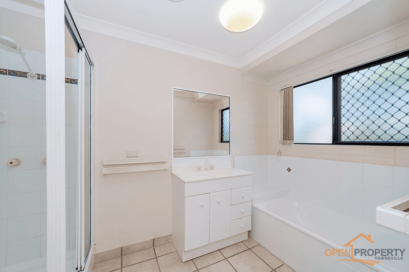 19 Mahogany Ct, Bushland Beach, QLD 4818