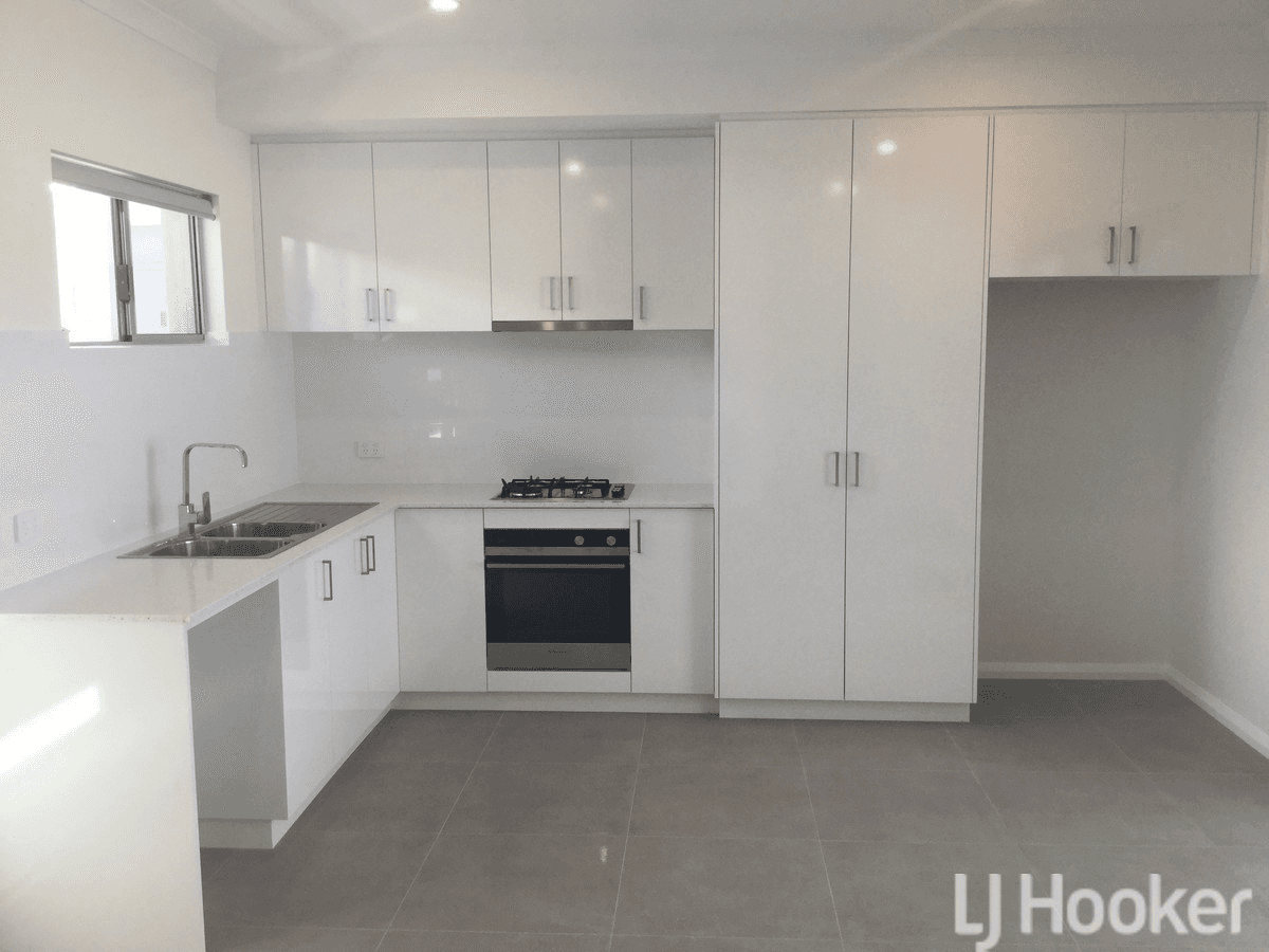 8/10 Day Road, MANDURAH, WA 6210