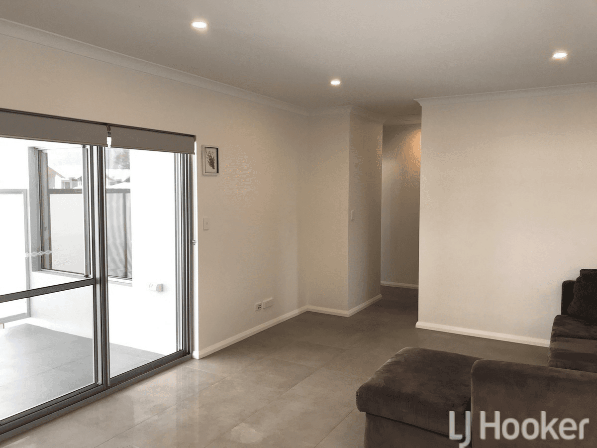 8/10 Day Road, MANDURAH, WA 6210