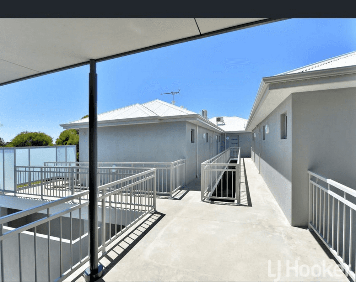 8/10 Day Road, MANDURAH, WA 6210