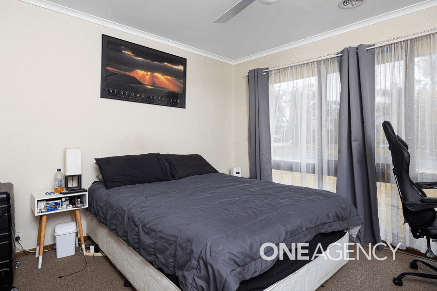 7 GOBORRA STREET, GLENFIELD PARK, NSW 2650