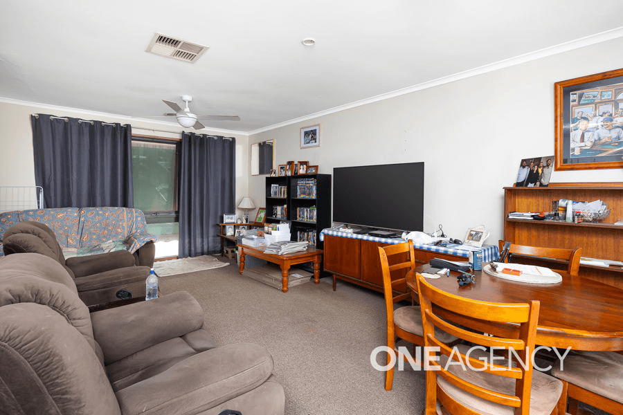 7 GOBORRA STREET, GLENFIELD PARK, NSW 2650