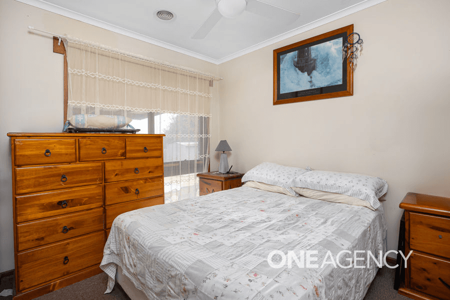 7 GOBORRA STREET, GLENFIELD PARK, NSW 2650