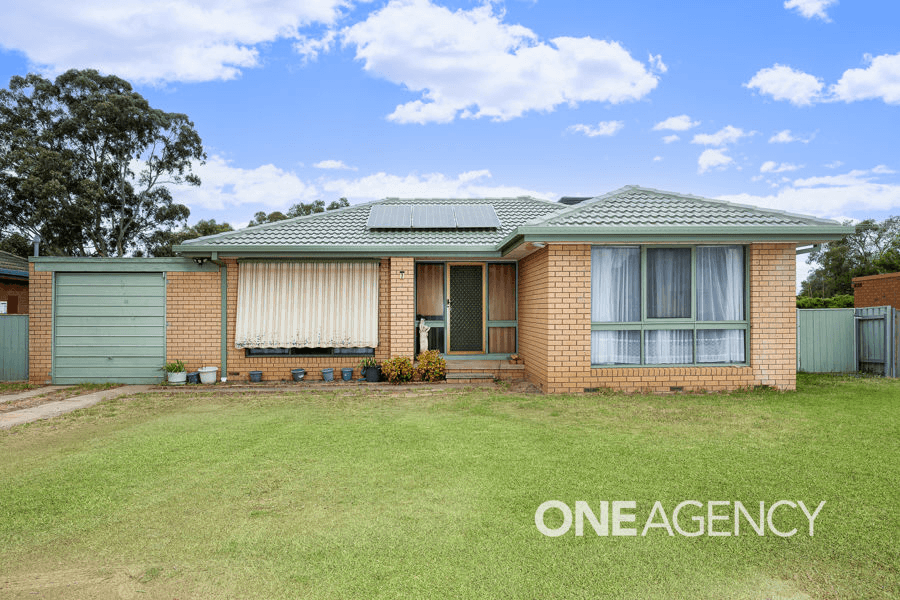 7 GOBORRA STREET, GLENFIELD PARK, NSW 2650