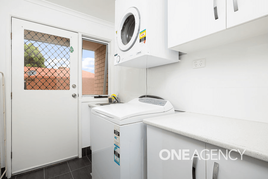 7 GOBORRA STREET, GLENFIELD PARK, NSW 2650